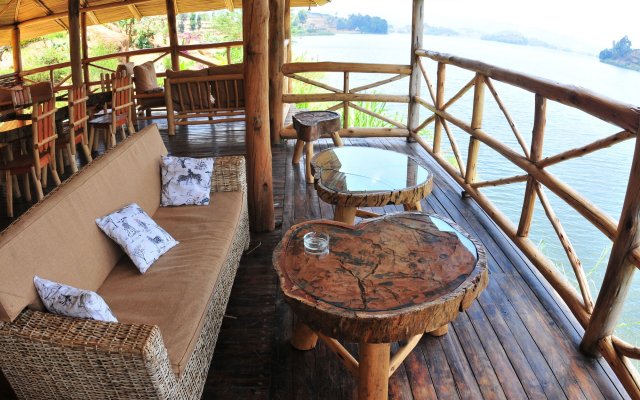 Lake Bunyonyi Rock Resort