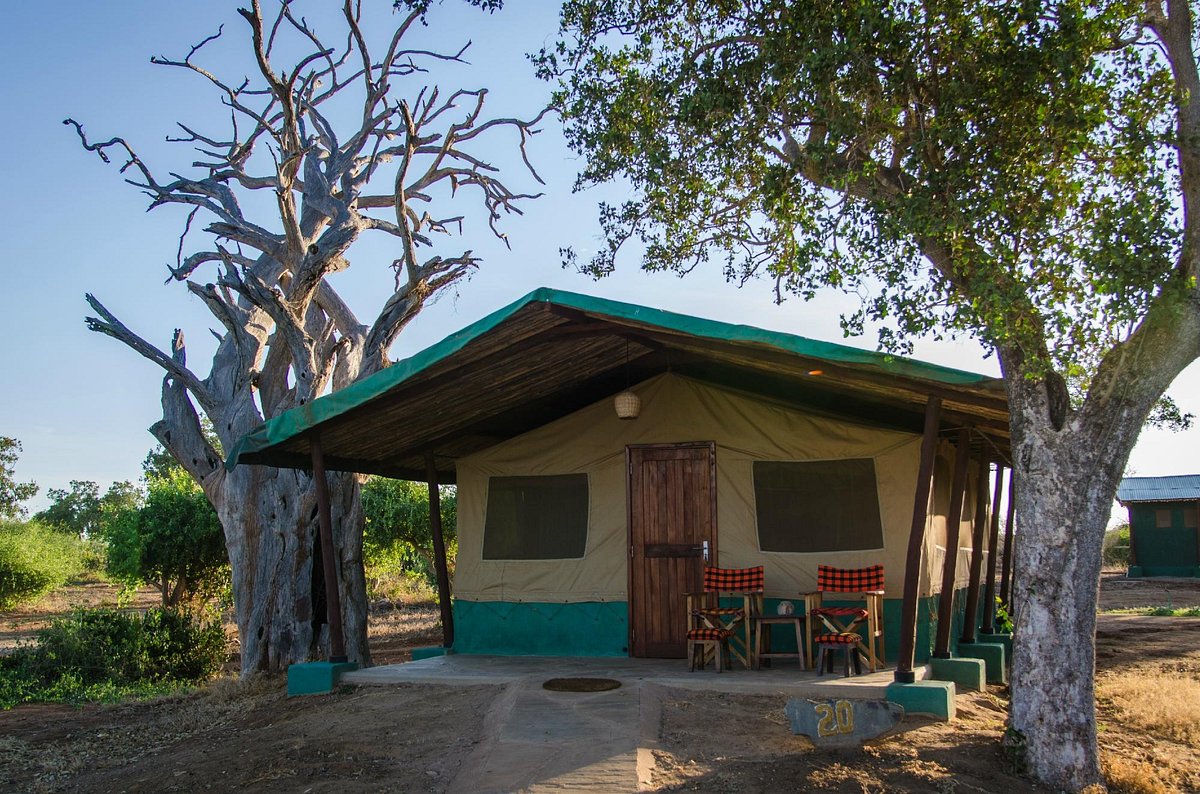 Mid-range accommodation in Tsavo East National park